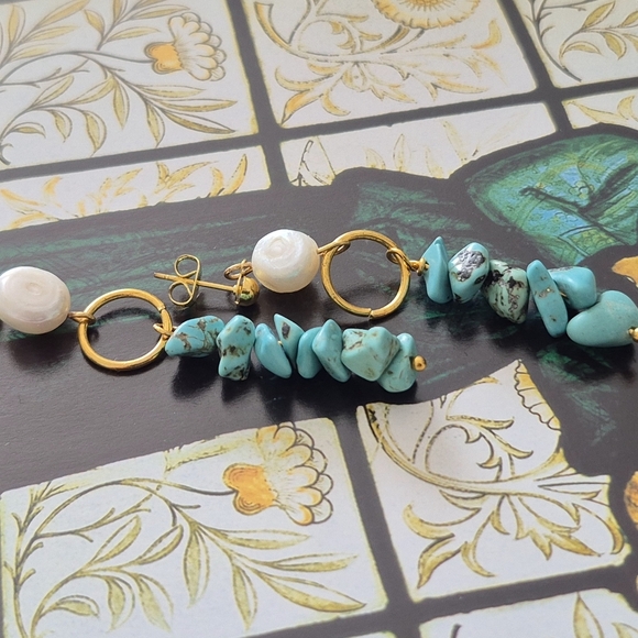 2 /$40 Turquoise Dtones Freshwater Pearl On Post Style Gold Dangle Earrings - Picture 4 of 6